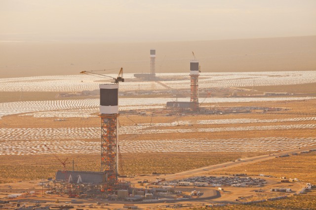 Ivanpah-Solar-2