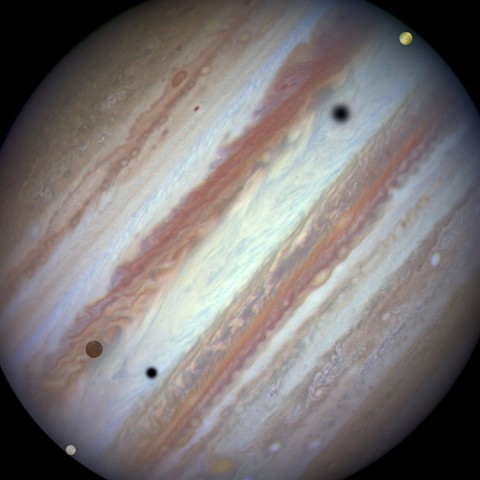 Hubble captura Júpiter e suas 3 luas